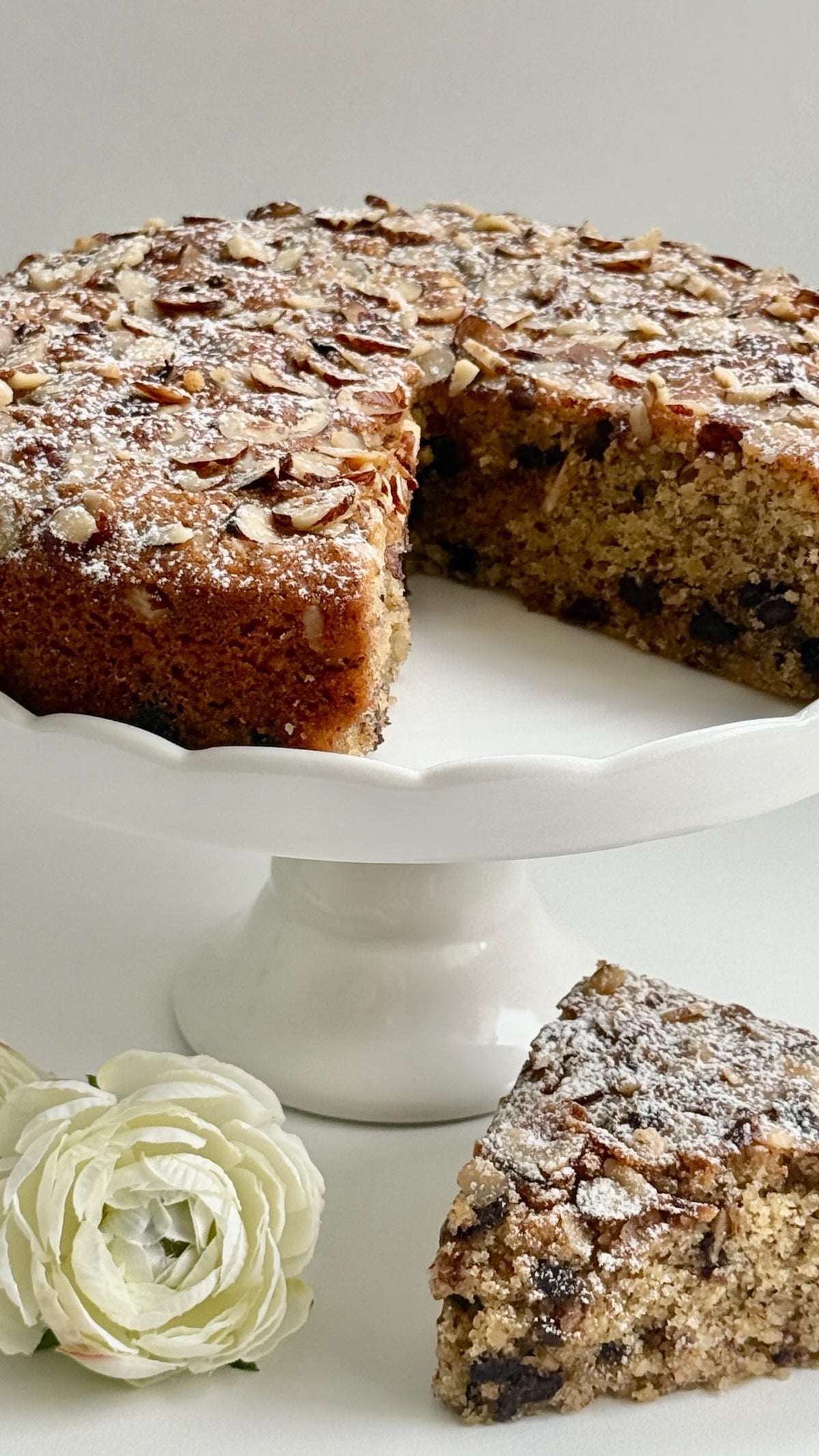 Hazelnut Cake von Food with Style, fertig angerichtet
