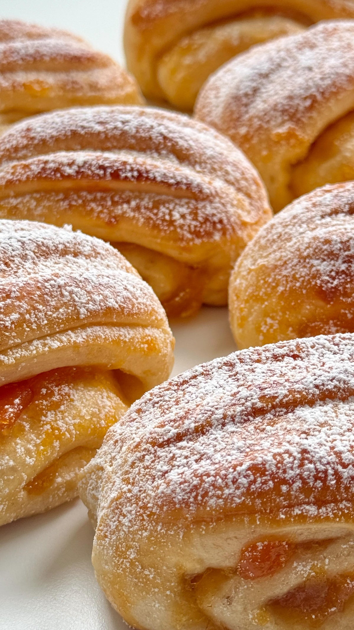 Peach Rolls von Food with Style, fertig angerichtet