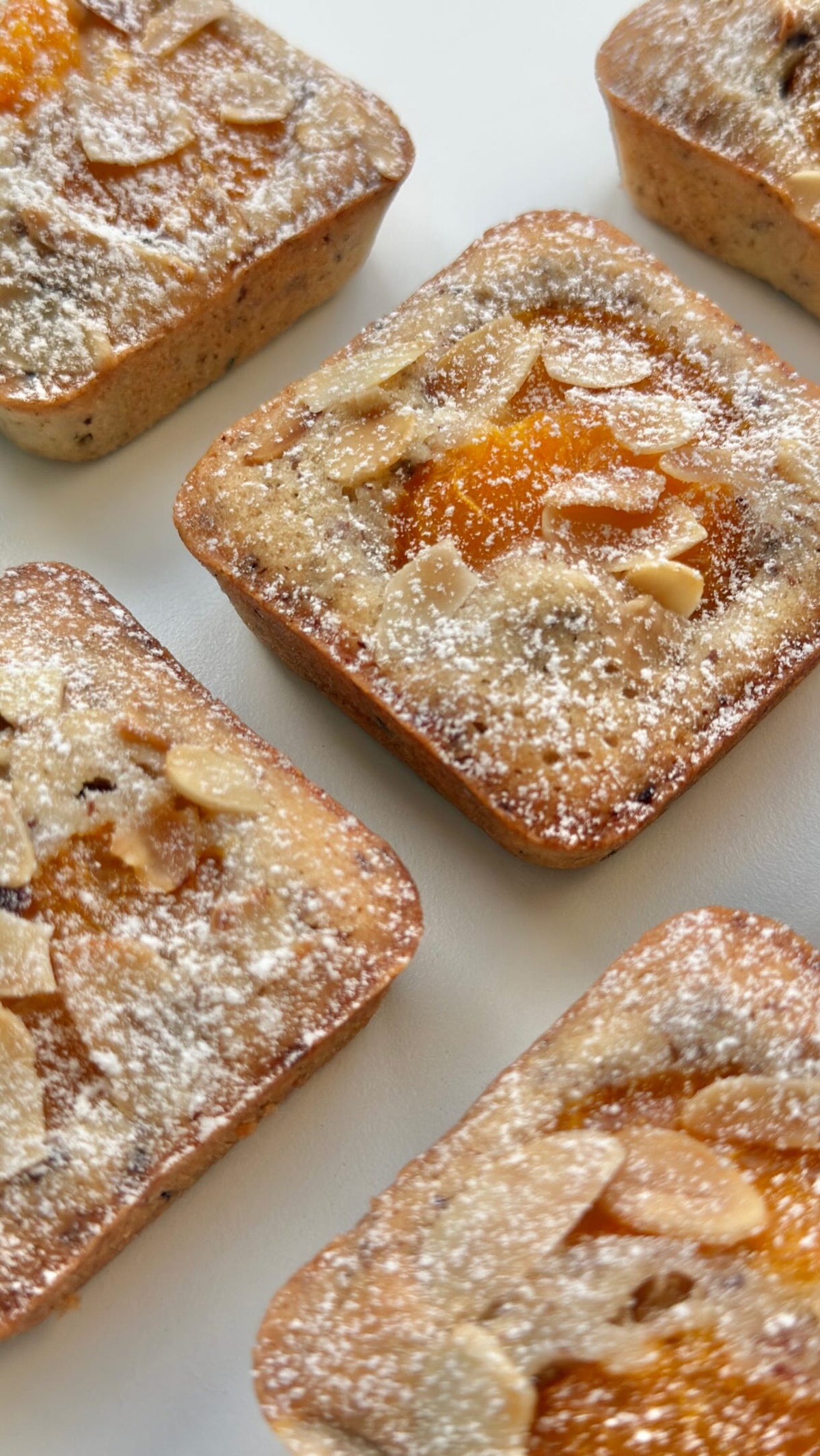 Tangerine Friands von Food with Style, fertig angerichtet