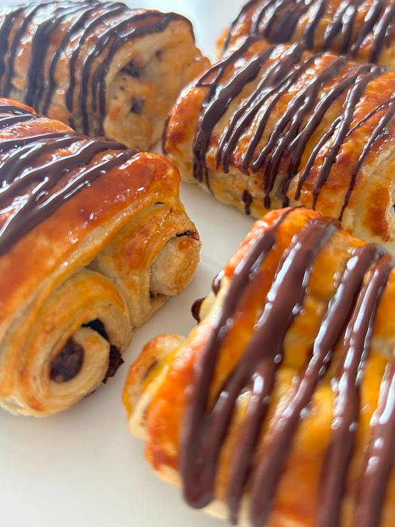 Pain au Chocolat von Food with Style, fertig angerichtet