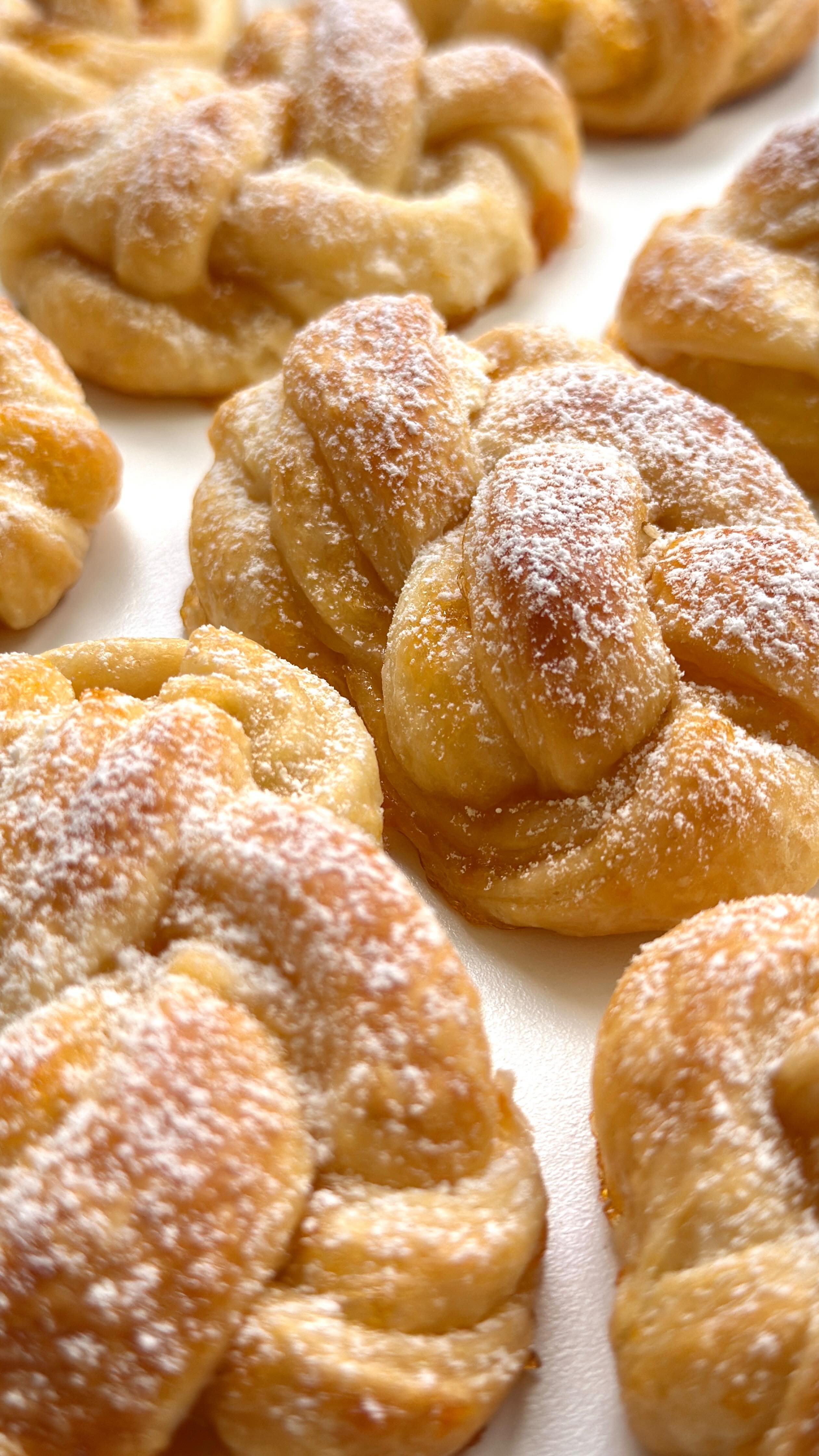 Apricot Pastry von Food with Style, fertig angerichtet