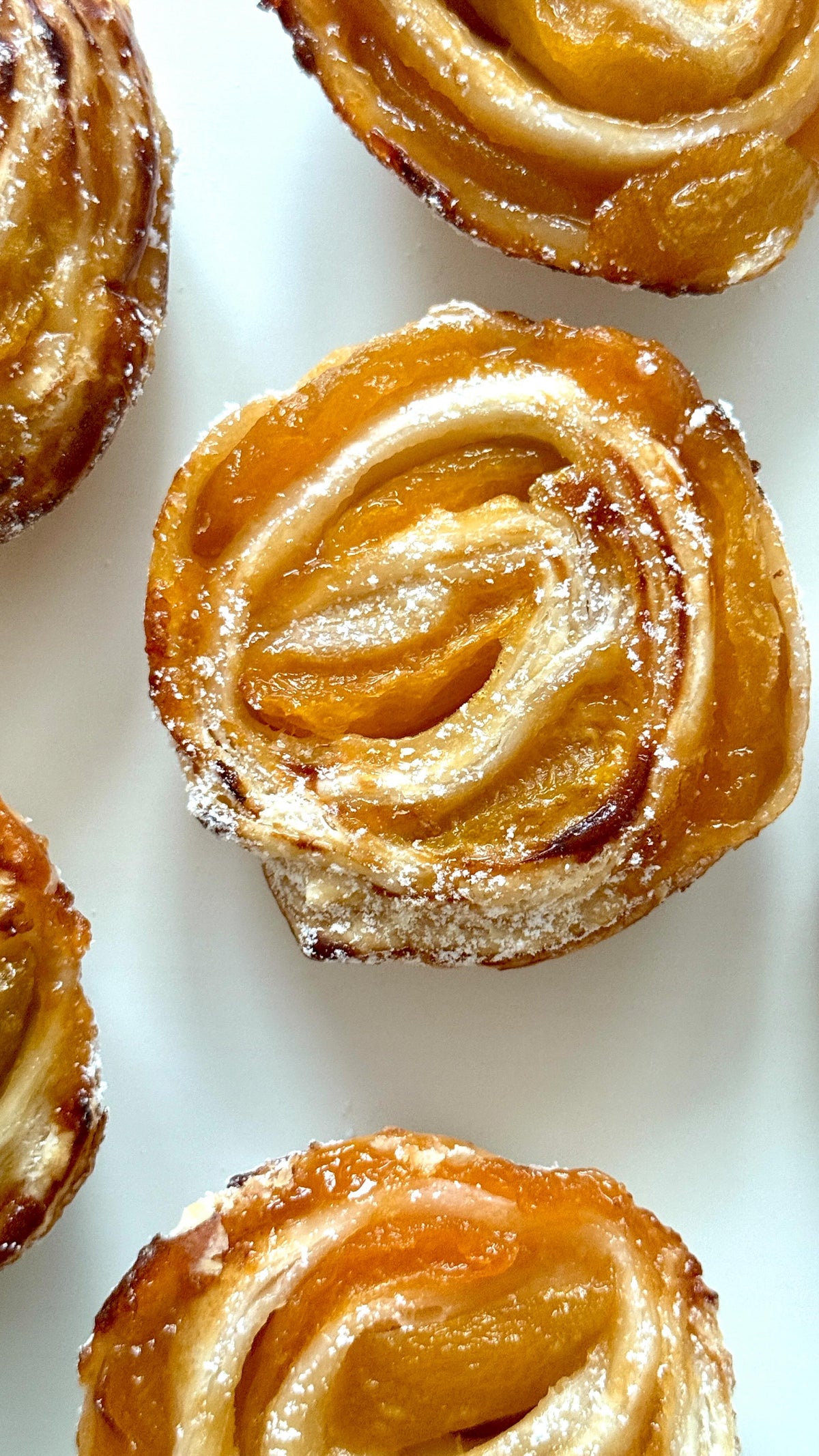 Apricot Roses von Food with Style, fertig angerichtet