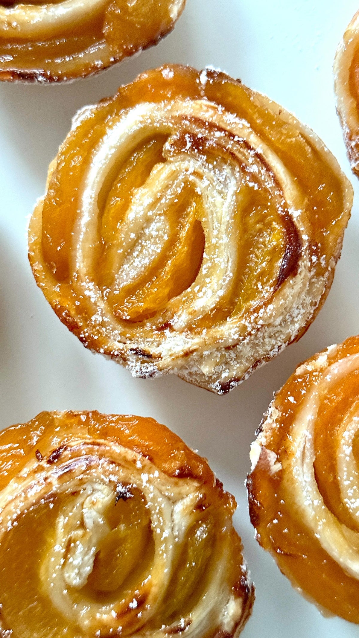 Apricot Roses von Food with Style, fertig angerichtet