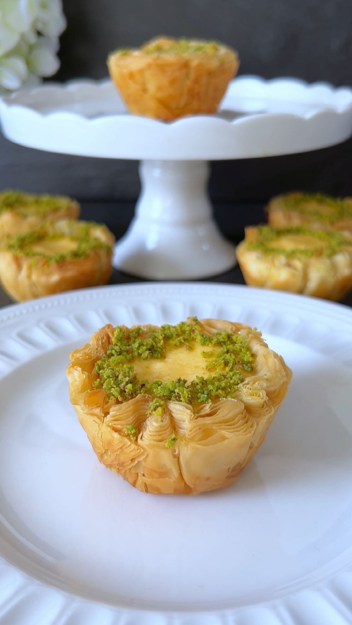 Baklava Cheesecake Tartelettes von Food with Style, fertig angerichtet