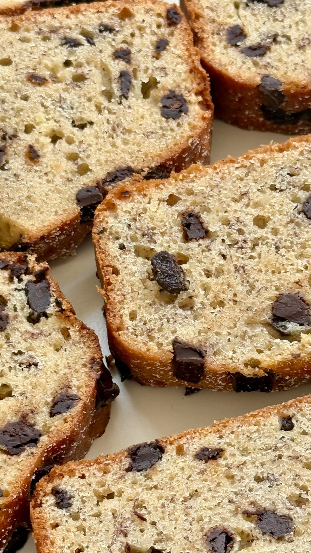 Banana Chocolate Bread von Food with Style, fertig angerichtet