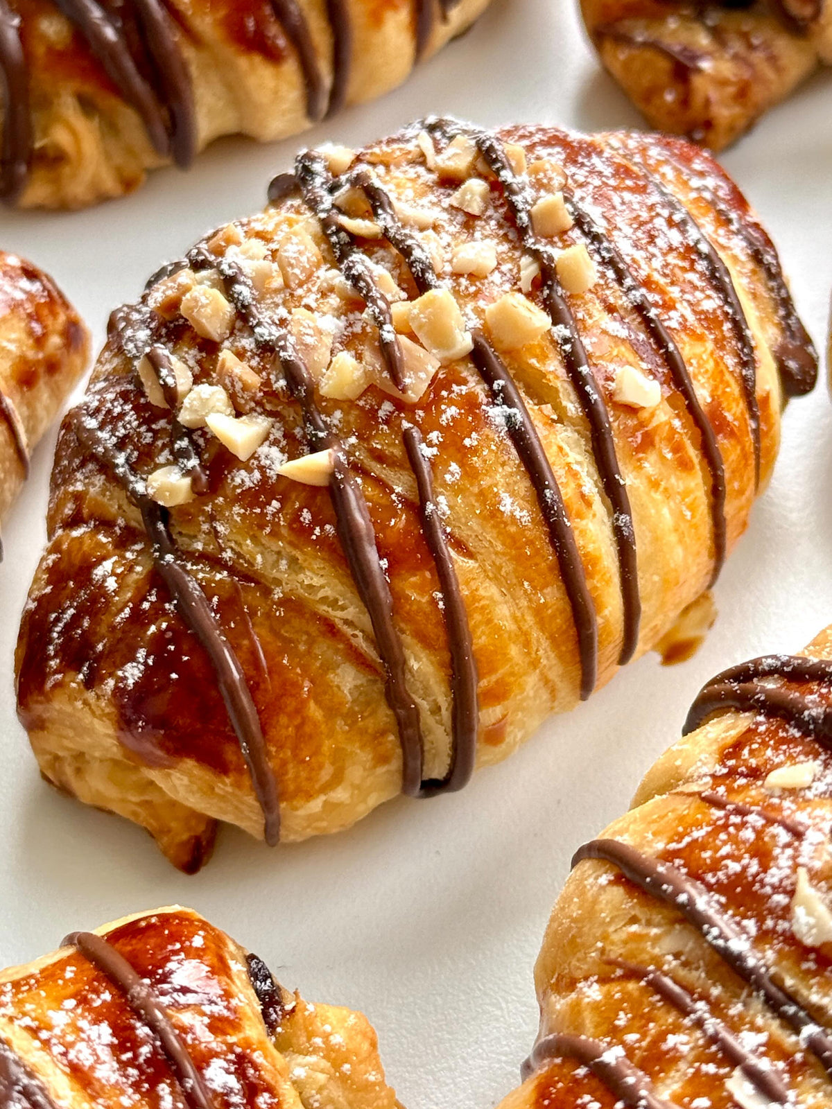 Chocolate Banana Crescents von Food with Style, fertig angerichtet