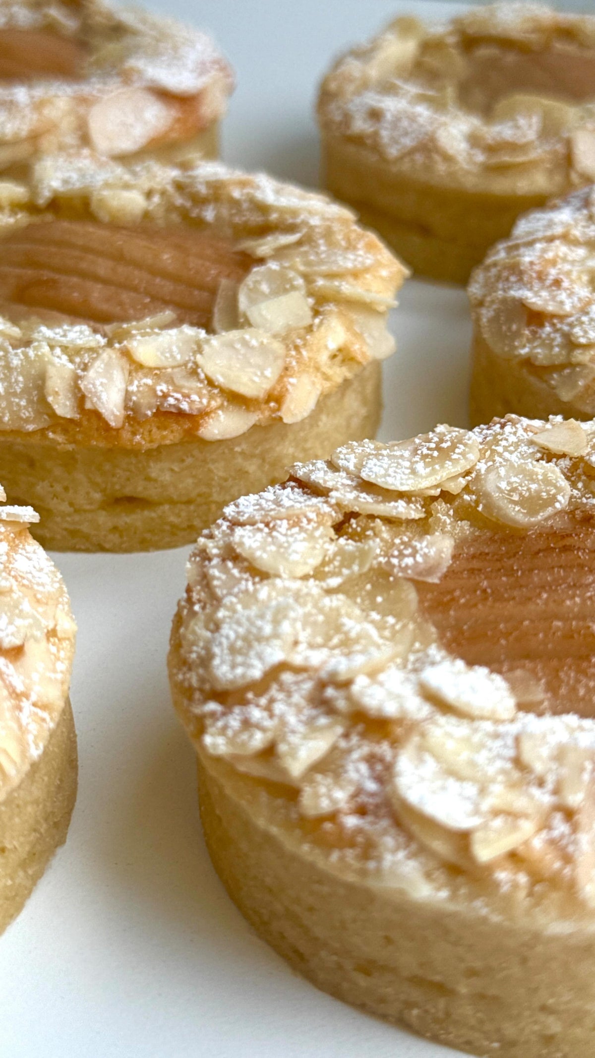 Delicious Amandine Bourdaloue von Food with Style, fertig angerichtet
