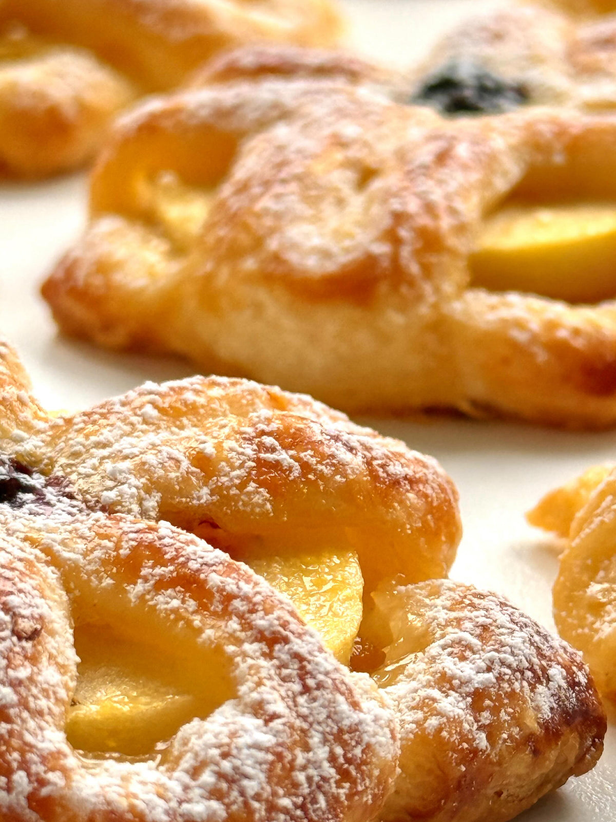 Apple Blossoms von Food with Style, fertig angerichtet