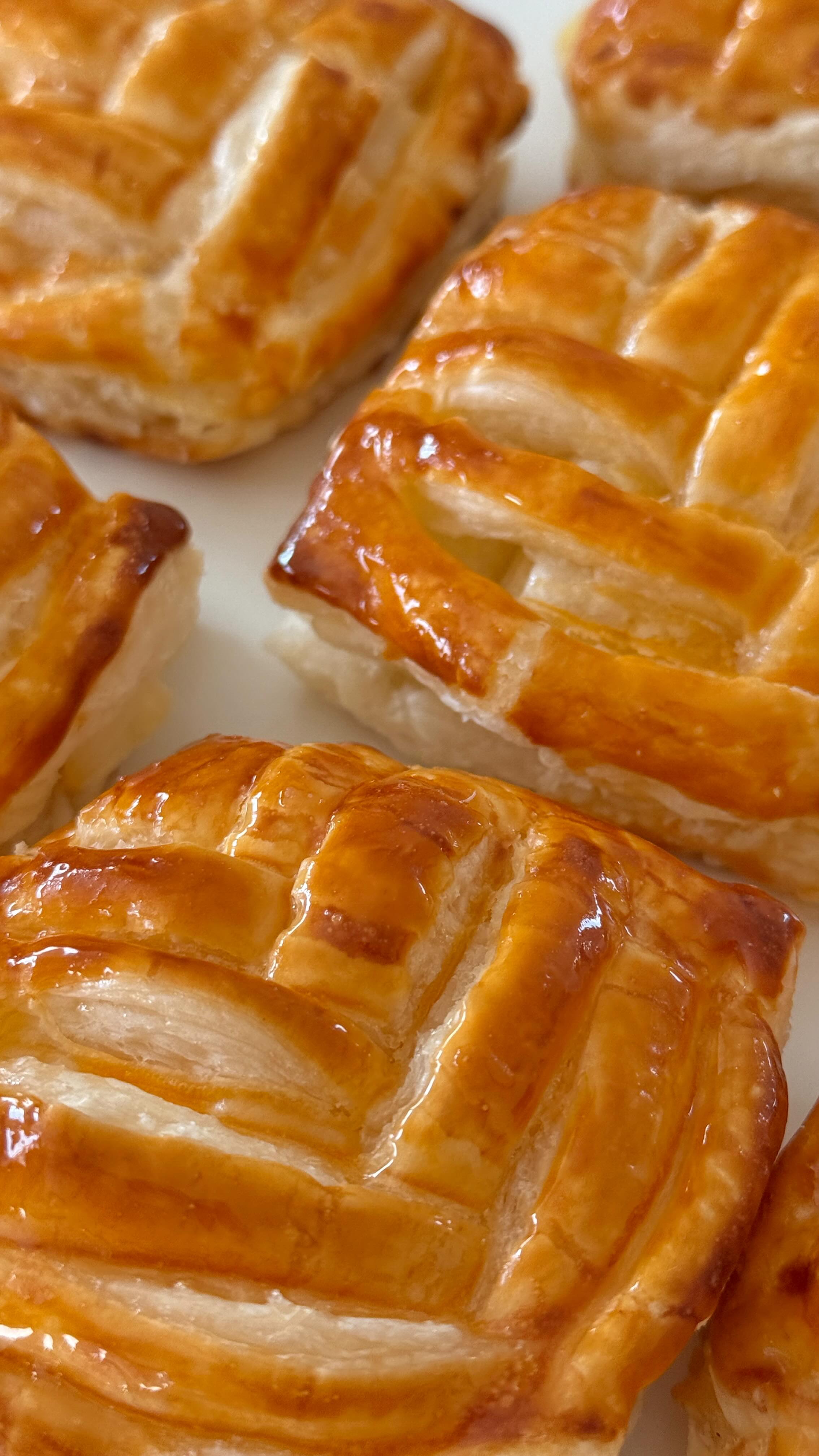 Apple Pastry von Food with Style, fertig angerichtet