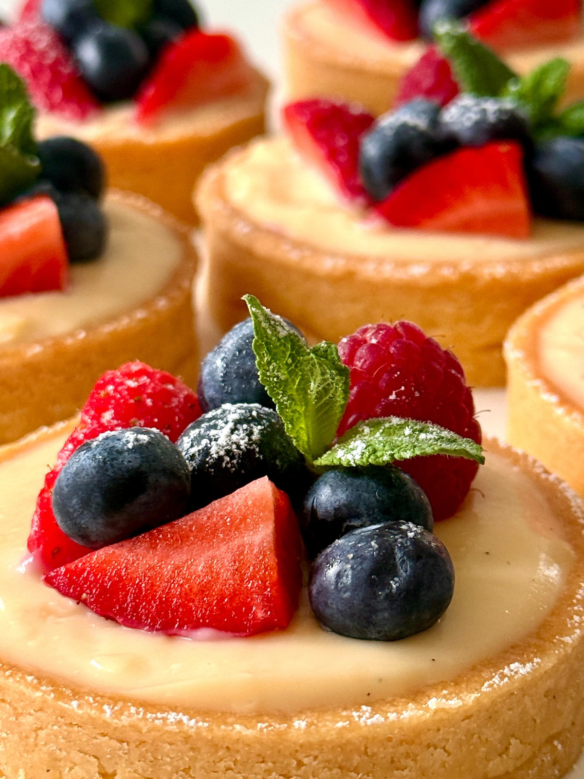 Berry Tartelettes von Food with Style, fertig angerichtet