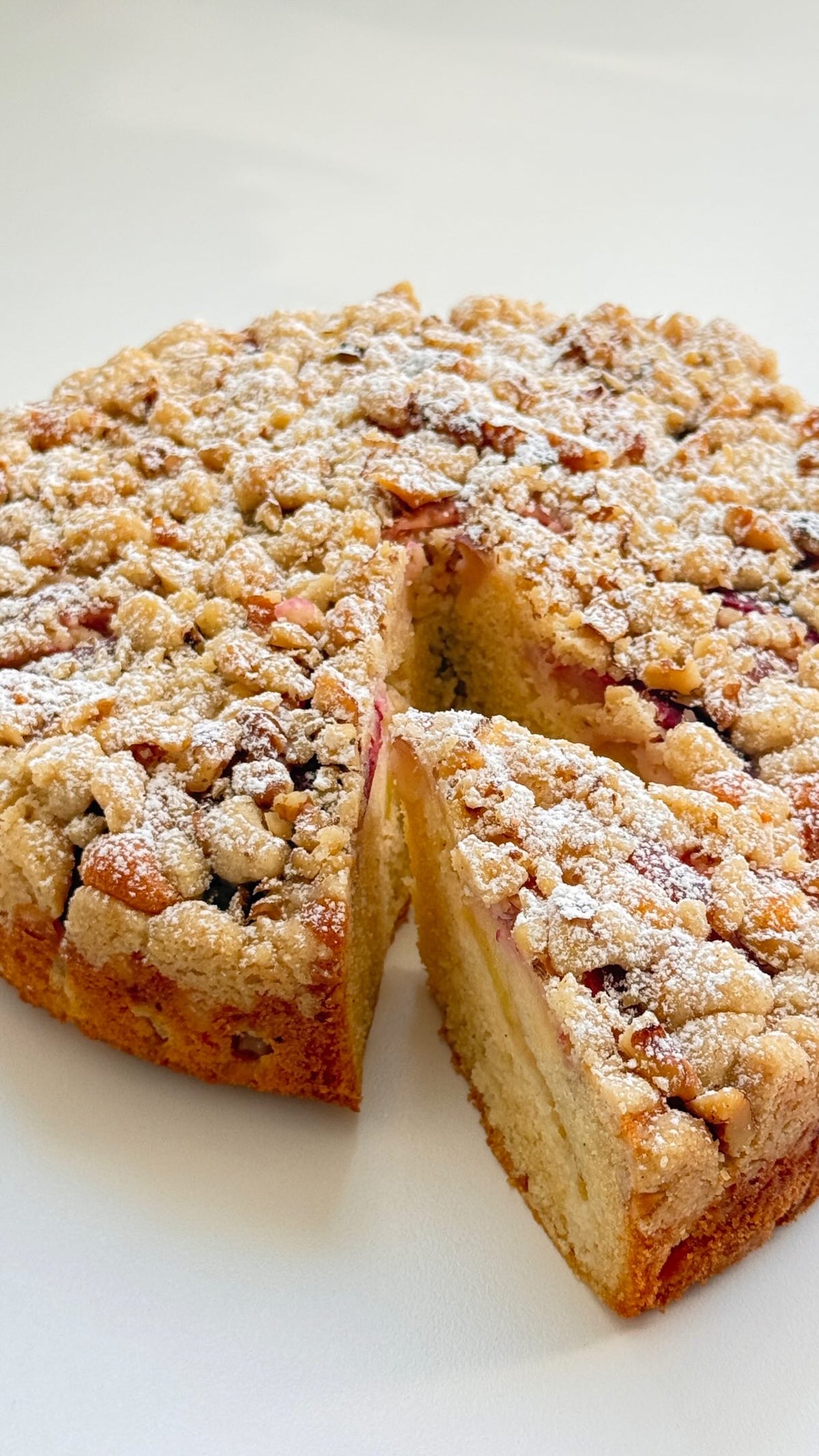 Bohemian Apple Cake von Food with Style, fertig angerichtet