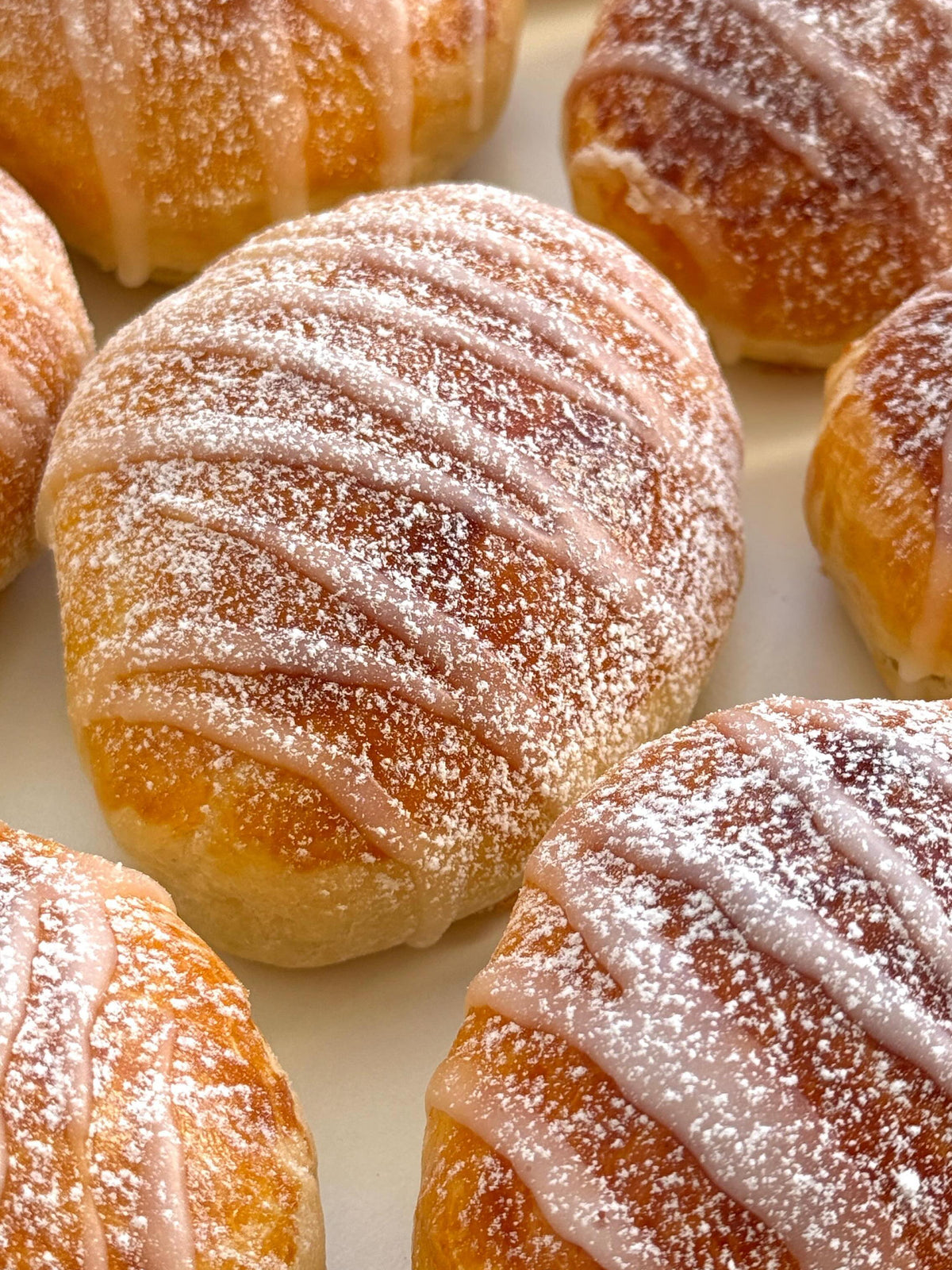 Delicious Brioche au Citron von Food with Style, fertig angerichtet