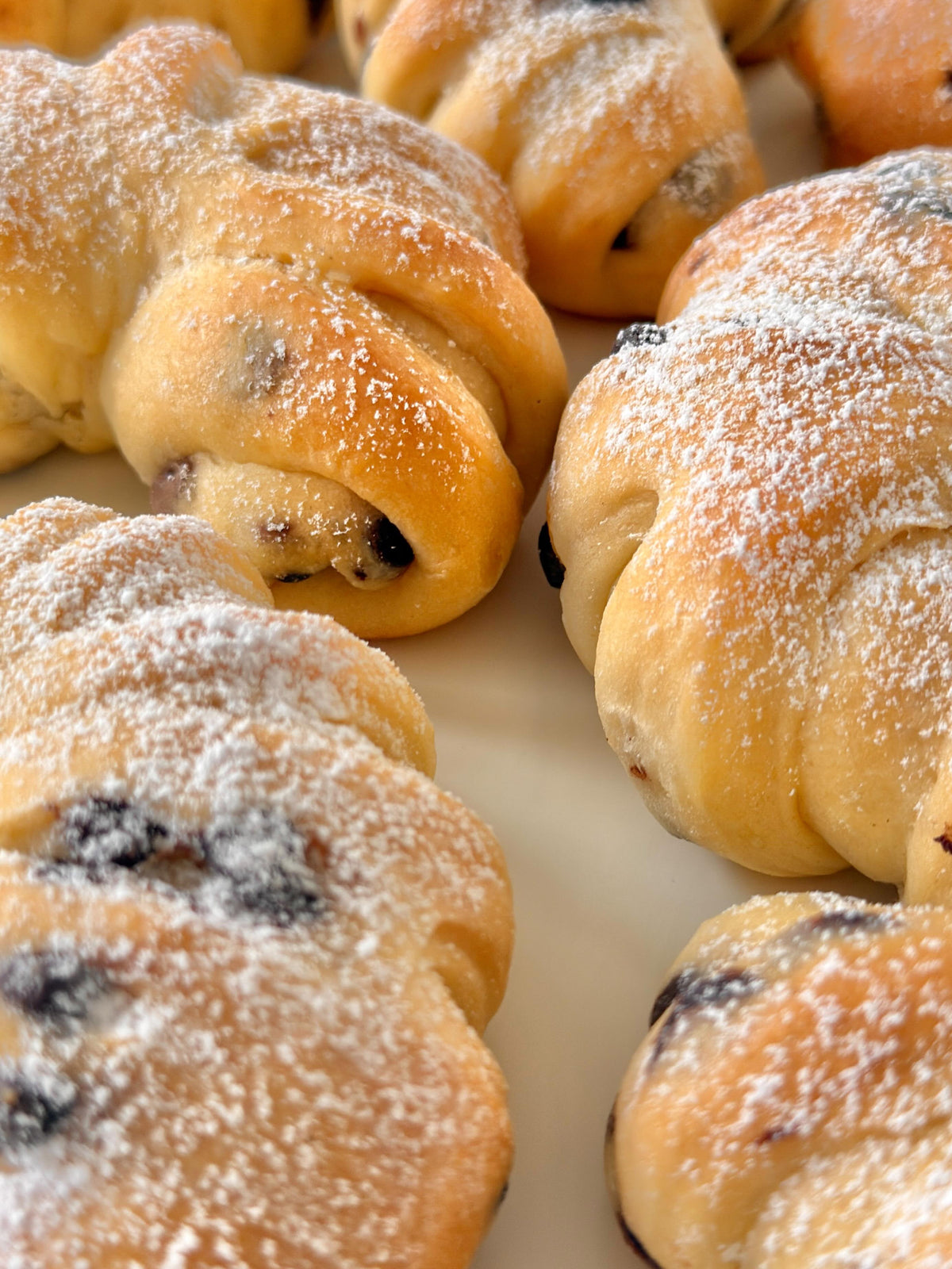 Chocolate Crescents von Food with Style, fertig angerichtet