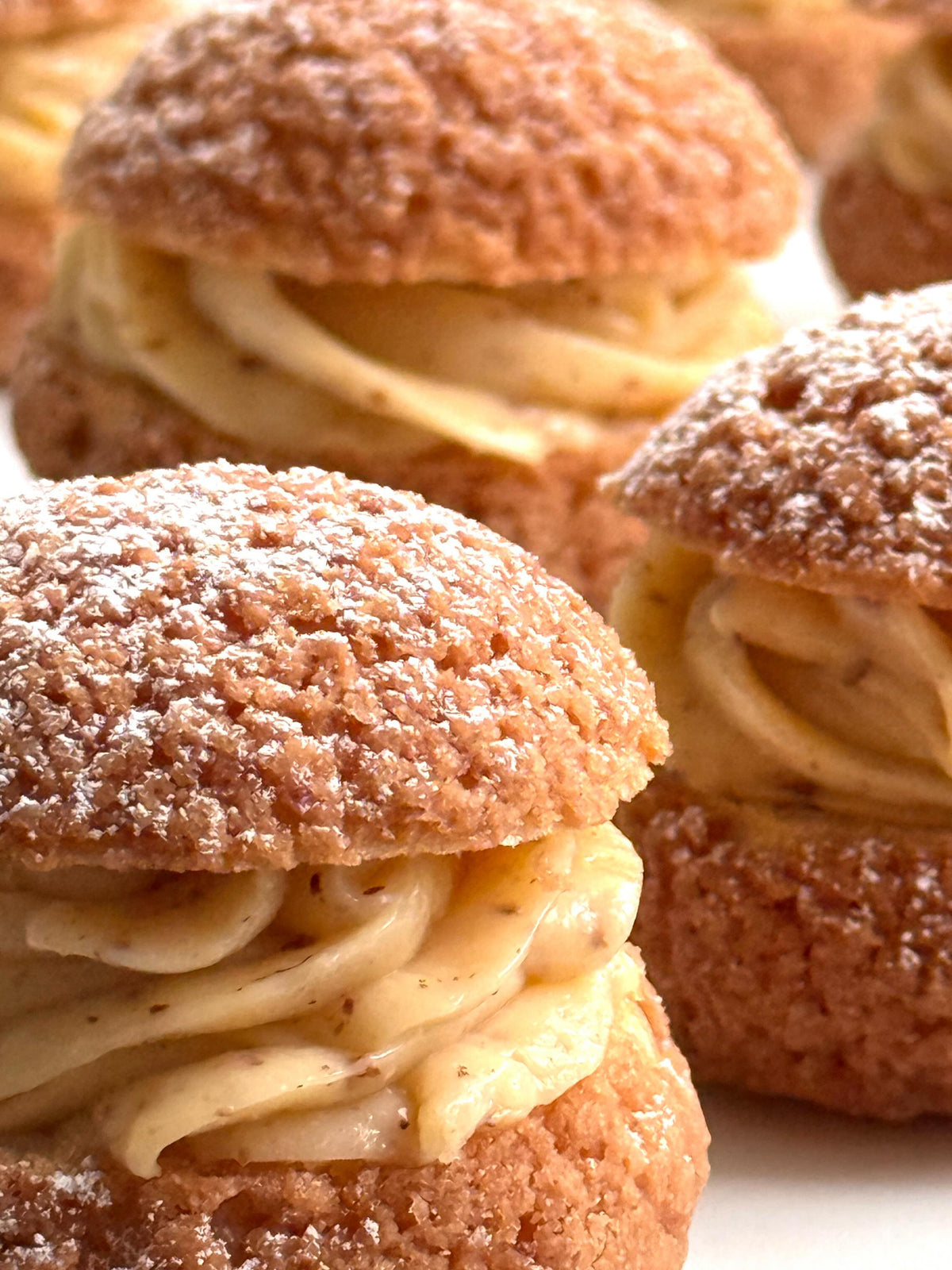 Choux Noisettes von Food with Style, fertig angerichtet