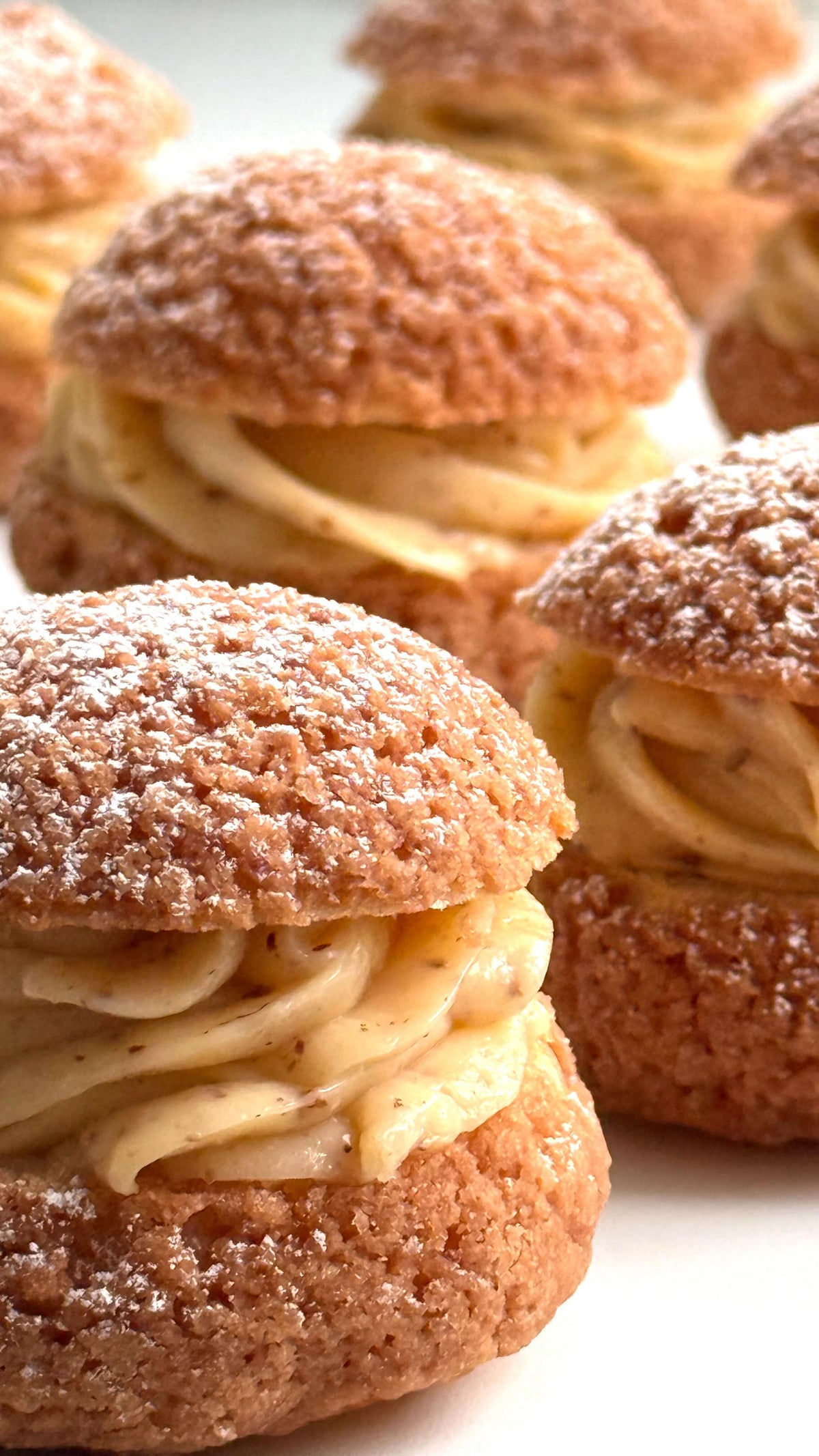 Delicious Choux Noisettes von Food with Style, fertig angerichtet