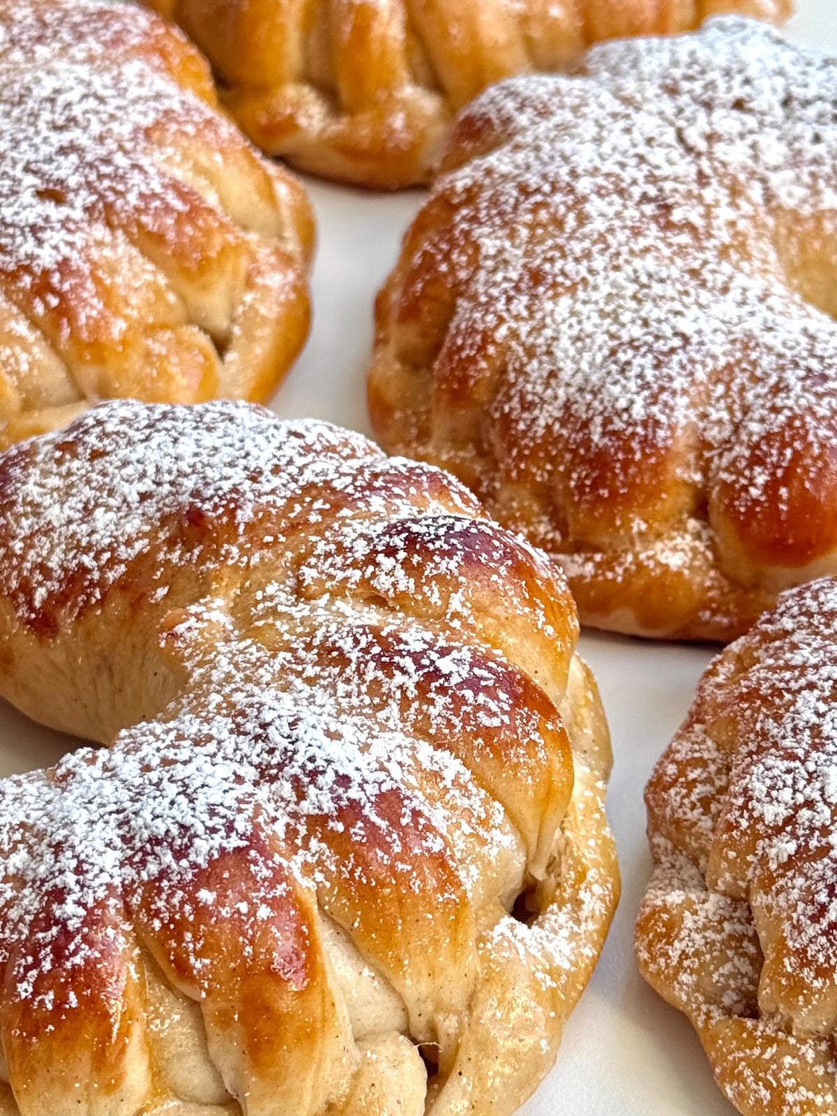 Cinnamon Brioche von Food with Style, fertig angerichtet