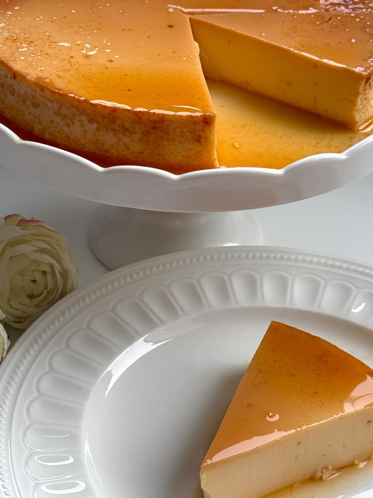 Crème Caramel von Food with Style, fertig angerichtet