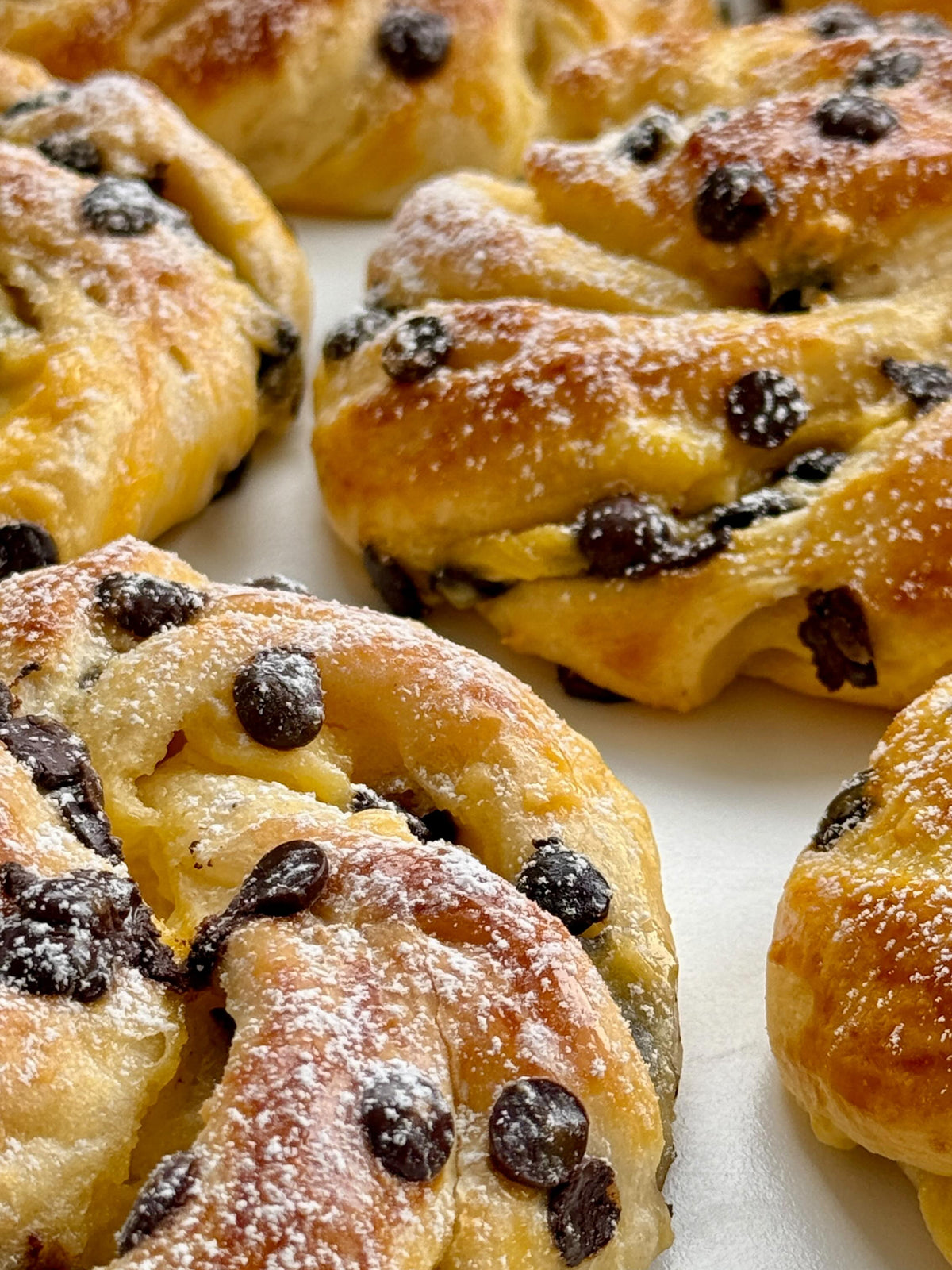 Custard Brioche Buns von Food with Style, fertig angerichtet