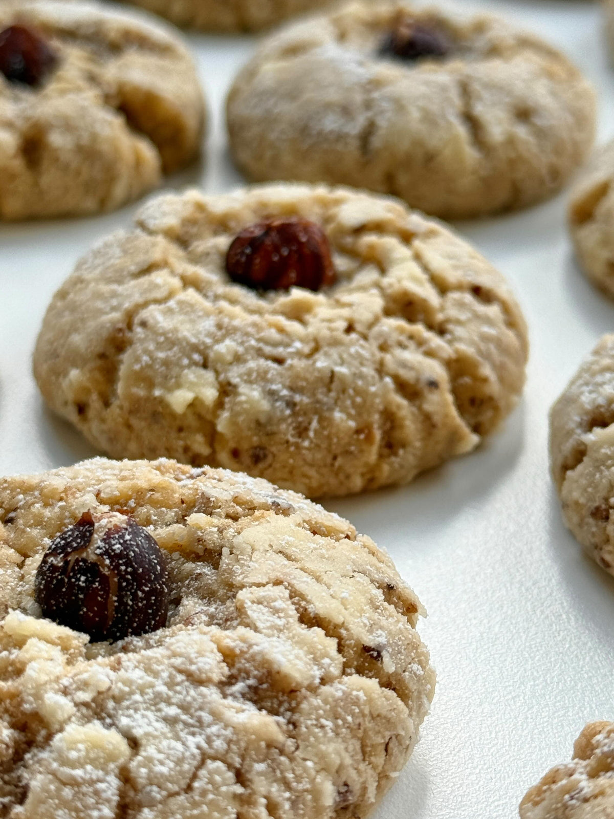 Hazelnut Cookies von Food with Style, fertig angerichtet