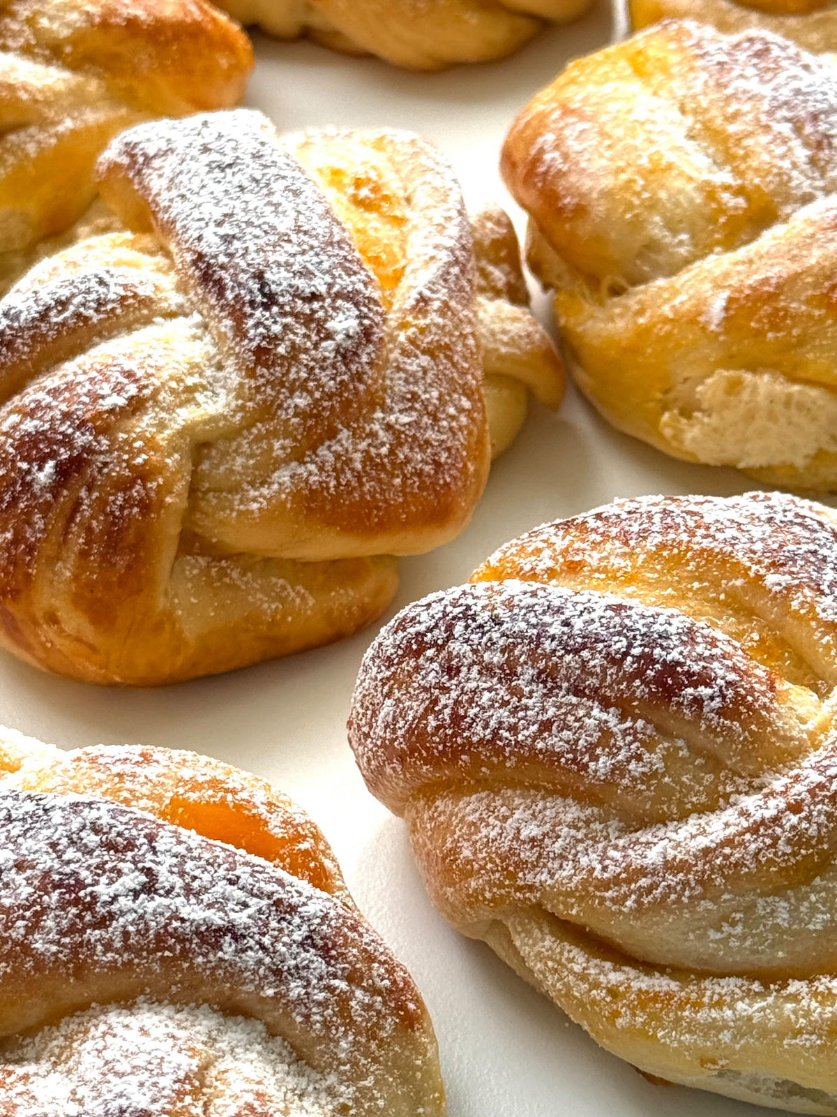 Delicous Jam Brioche von Food with Style, fertig angerichtet
