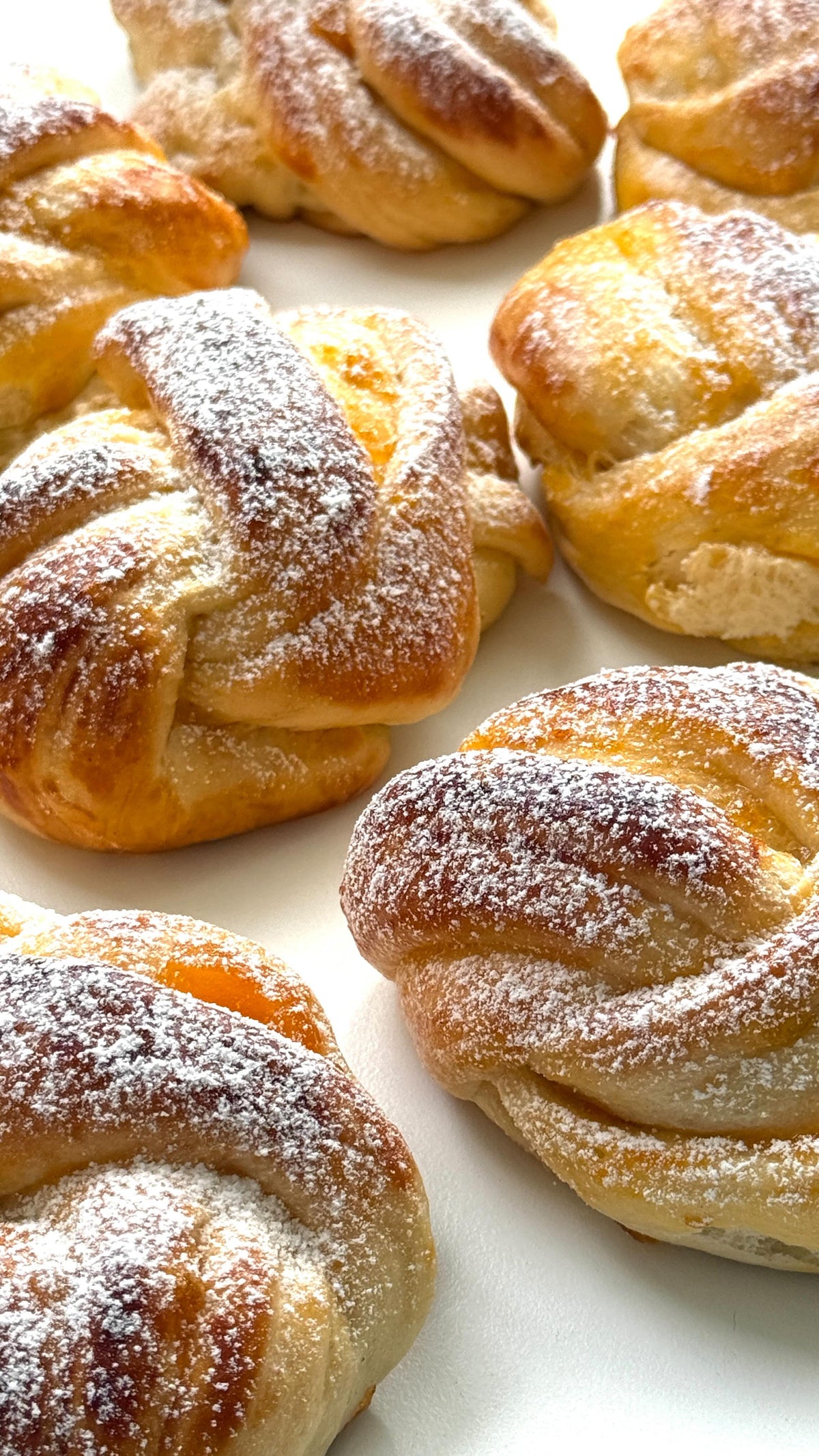 Delicous Jam Brioche von Food with Style, fertig angerichtet