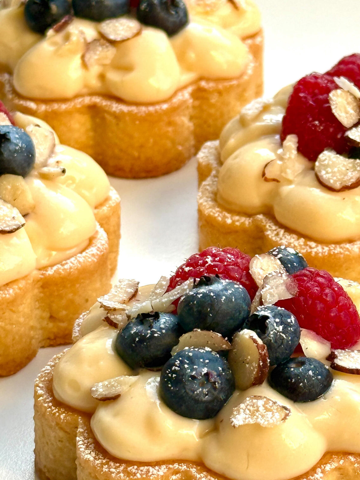 Flower Tartlets von Food with Style, fertig angerichtet