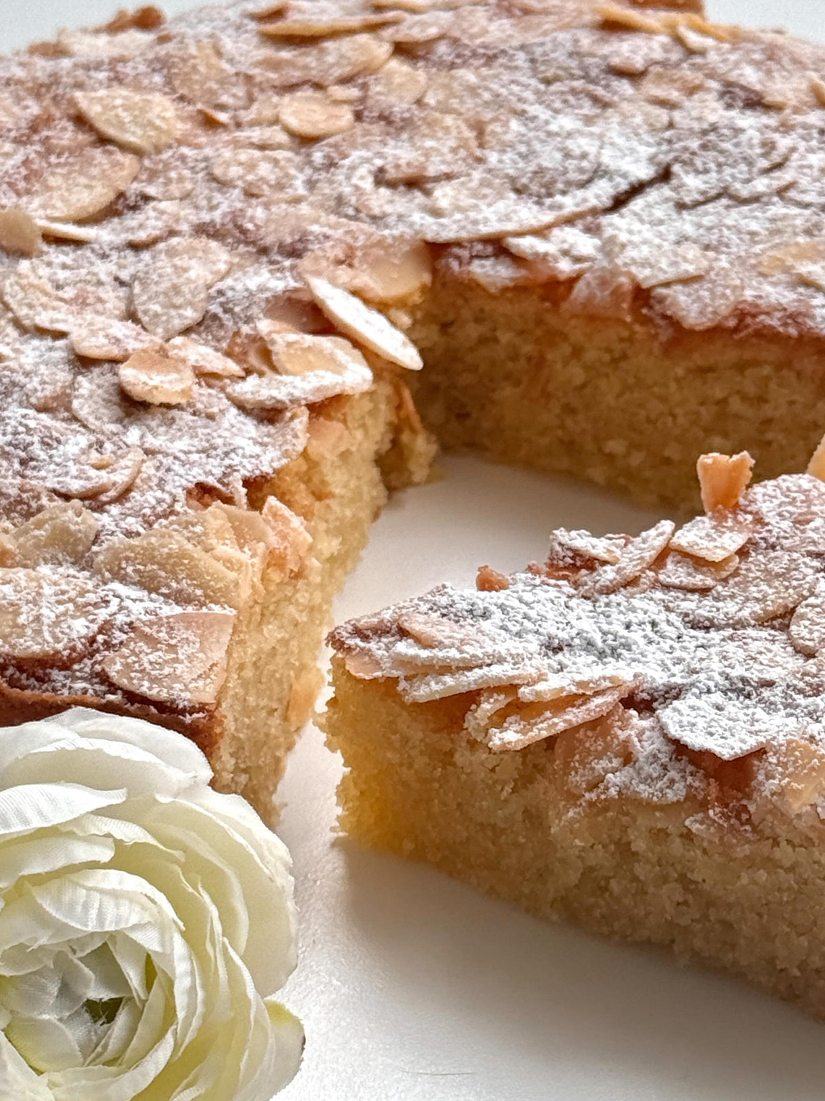 Gâteau aux Amandes von Food with Style, fertig angerichtet