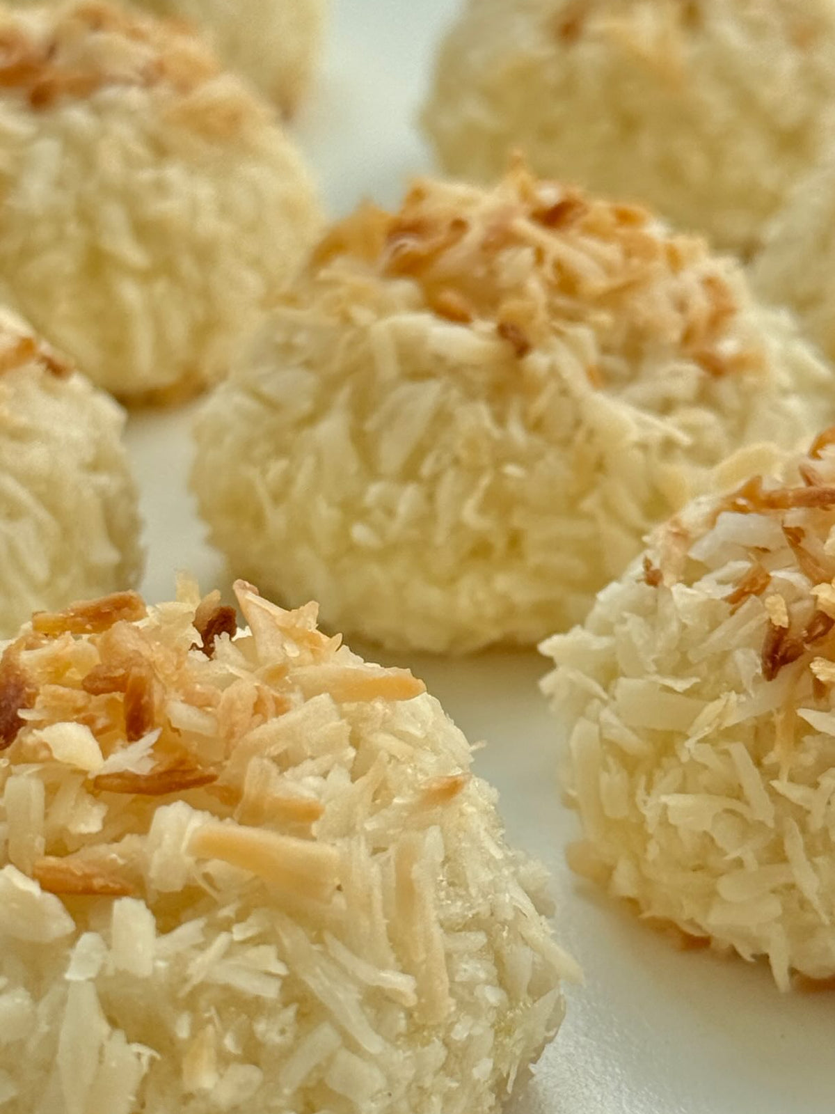 Lemon Coconut Cookies von Food with Style, fertig angerichtet