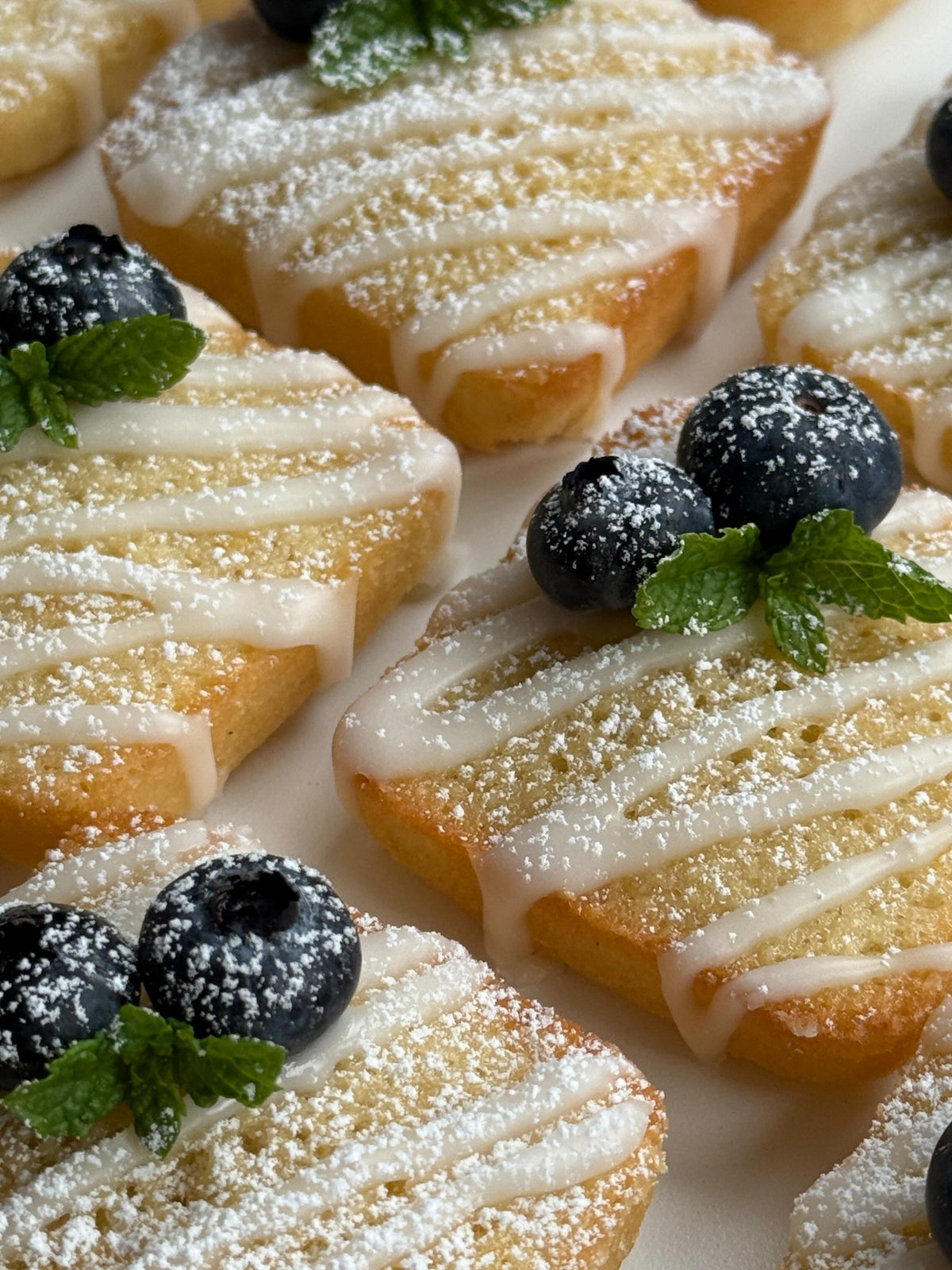 Lemon Financiers von Food with Style, fertig angerichtet