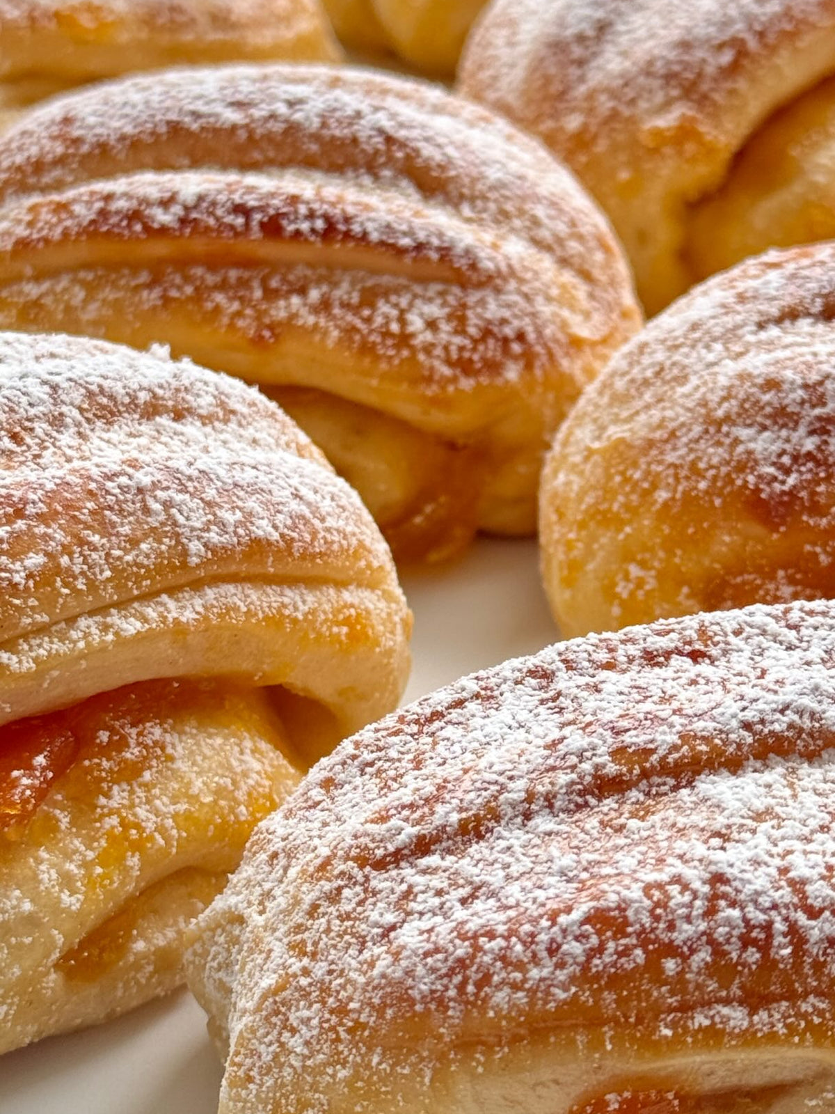 Peach Rolls von Food with Style, fertig angerichtet