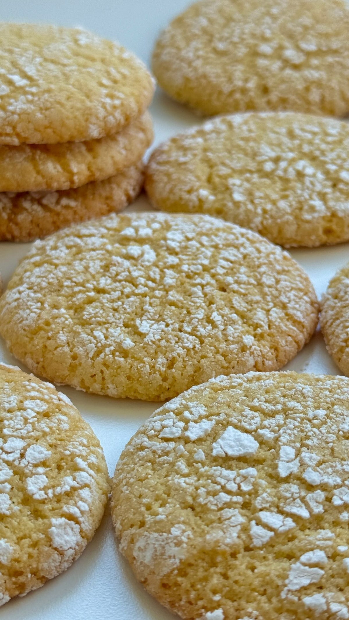 Semolina Ghriba von Food with Style, fertig angerichtet