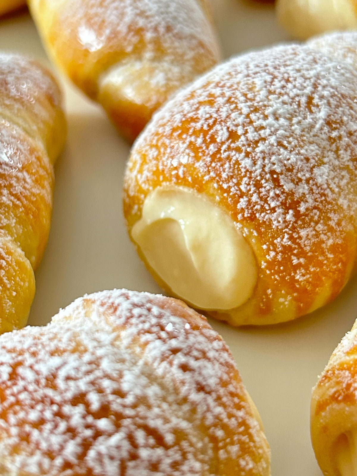 Vanilla Cream Horns von Food with Style, fertig angerichtet